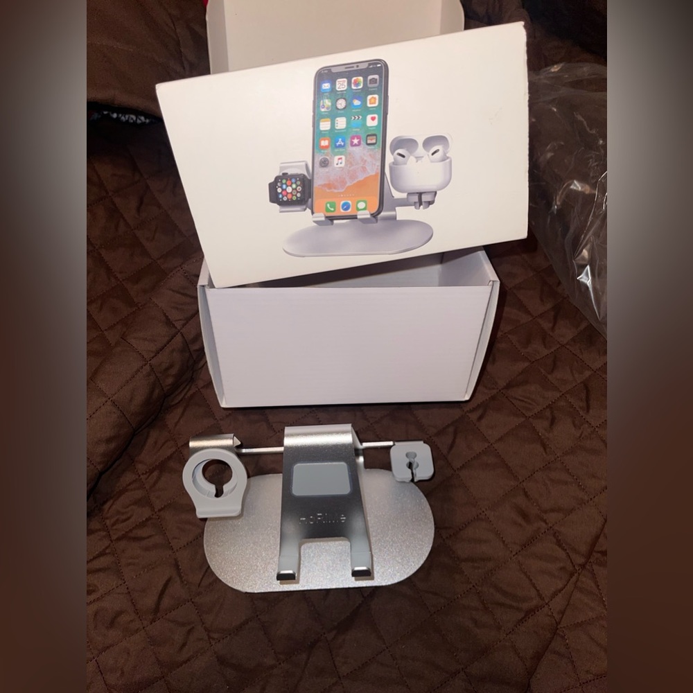*BRAND NEW* 3 in 1 Aluminum Charging Station - Picture 9 of 12